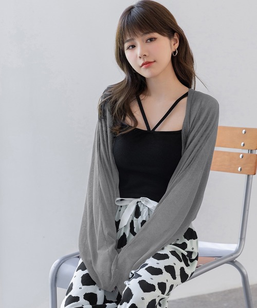 DAY CLOSET(デイ クローゼット)の「【ショート丈/通気性あり】さらりと軽く羽織れる。長袖サマーニットドルマンスリーブボレロ レディース(カーディガン/ボレロ・レディース・ブルー/ホワイト/ピンク/ブルーパープル/ベージュ/ブラック/グレイッシュベージュ/ブラウン/グレー/ダークグレー・FREE)」の16枚目の写真