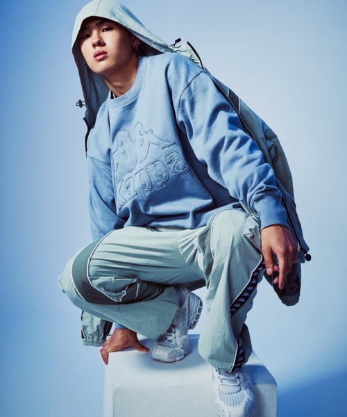 Kappa(カッパ)の「裏毛クルーネックスウェット(スウェット・メンズ・チャコールグレー/ライトブルー・X-LARGE/LARGE/MEDIUM)」の10枚目の写真