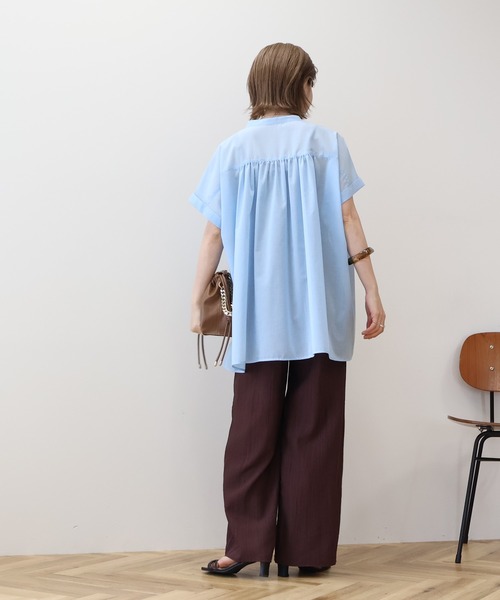 AMERICAN HOLIC（アメリカンホリック）の「イージーケア 接触冷感 フレンチスリーブギャザーシャツ（シャツ/ブラウス・レディース・ブラック/アイボリー/モカ/サックスブルー・M/L）」の15枚目の写真