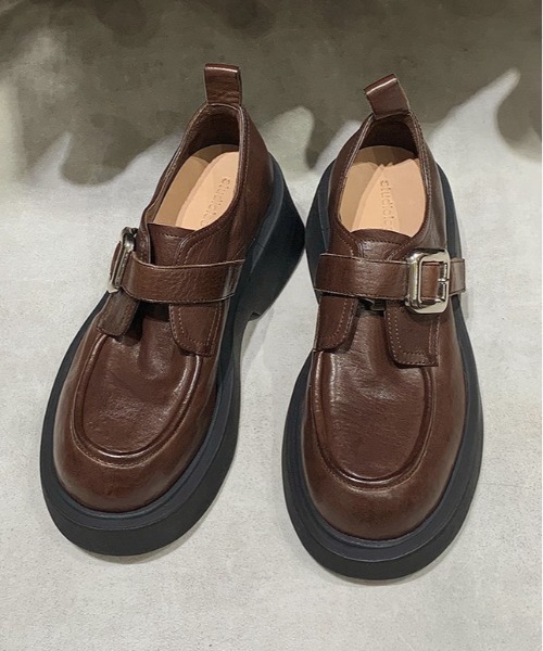 NiiNa(ニーナ)の「【 NiiNa / ニーナ 】本革厚底ワンストラップレザーシューズ(その他シューズ・レディース・ブラック/ブラウン・37/36/38/35)」の2枚目の写真