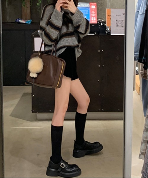 NiiNa(ニーナ)の「【 NiiNa / ニーナ 】本革厚底ワンストラップレザーシューズ(その他シューズ・レディース・ブラック/ブラウン・37/36/38/35)」の4枚目の写真