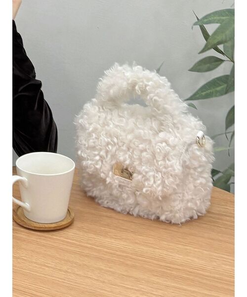 MERCURYDUO(マーキュリーデュオ)の「プードルファーバッグ(ハンドバッグ・レディース・オフホワイト/ピンク・FREE)」の1枚目の写真