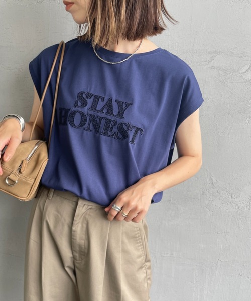 MAISON DE L'ALLURE（メゾンドゥラリュール）の「[MAISON DE L'ALLURE/メゾンドゥラリュール] ラメロゴ刺繍 フレンチスリーブTシャツ（Tシャツ/カットソー・レディース・ブラック/ネイビー/オフホワイト・F）」の3枚目の写真