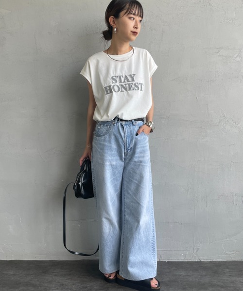 MAISON DE L'ALLURE（メゾンドゥラリュール）の「[MAISON DE L'ALLURE/メゾンドゥラリュール] ラメロゴ刺繍 フレンチスリーブTシャツ（Tシャツ/カットソー・レディース・ブラック/ネイビー/オフホワイト・F）」の8枚目の写真