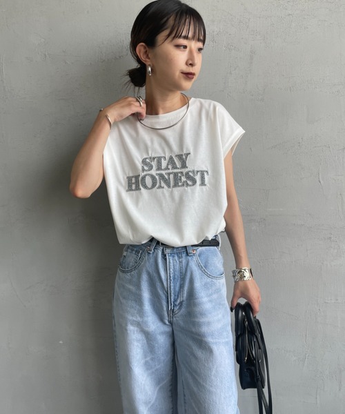 MAISON DE L'ALLURE（メゾンドゥラリュール）の「[MAISON DE L'ALLURE/メゾンドゥラリュール] ラメロゴ刺繍 フレンチスリーブTシャツ（Tシャツ/カットソー・レディース・ブラック/ネイビー/オフホワイト・F）」の15枚目の写真