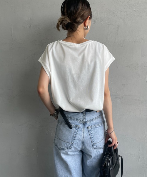 MAISON DE L'ALLURE（メゾンドゥラリュール）の「[MAISON DE L'ALLURE/メゾンドゥラリュール] ラメロゴ刺繍 フレンチスリーブTシャツ（Tシャツ/カットソー・レディース・ブラック/ネイビー/オフホワイト・F）」の16枚目の写真