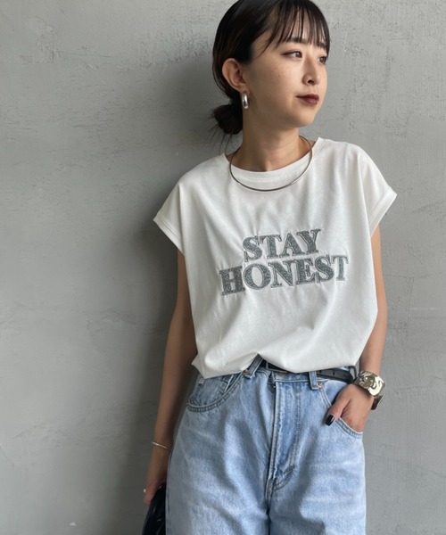 MAISON DE L'ALLURE（メゾンドゥラリュール）の「[MAISON DE L'ALLURE/メゾンドゥラリュール] ラメロゴ刺繍 フレンチスリーブTシャツ（Tシャツ/カットソー・レディース・ブラック/ネイビー/オフホワイト・F）」の14枚目の写真
