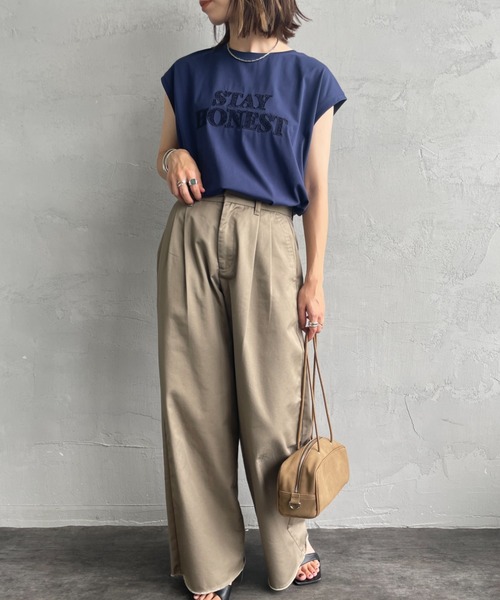 MAISON DE L'ALLURE（メゾンドゥラリュール）の「[MAISON DE L'ALLURE/メゾンドゥラリュール] ラメロゴ刺繍 フレンチスリーブTシャツ（Tシャツ/カットソー・レディース・ブラック/ネイビー/オフホワイト・F）」の12枚目の写真