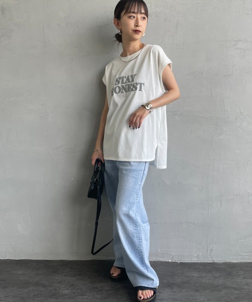 MAISON DE L'ALLURE（メゾンドゥラリュール）の「[MAISON DE L'ALLURE/メゾンドゥラリュール] ラメロゴ刺繍 フレンチスリーブTシャツ（Tシャツ/カットソー・レディース・ブラック/ネイビー/オフホワイト・F）」の9枚目の写真