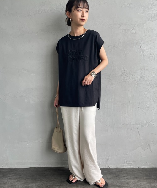 MAISON DE L'ALLURE（メゾンドゥラリュール）の「[MAISON DE L'ALLURE/メゾンドゥラリュール] ラメロゴ刺繍 フレンチスリーブTシャツ（Tシャツ/カットソー・レディース・ブラック/ネイビー/オフホワイト・F）」の11枚目の写真