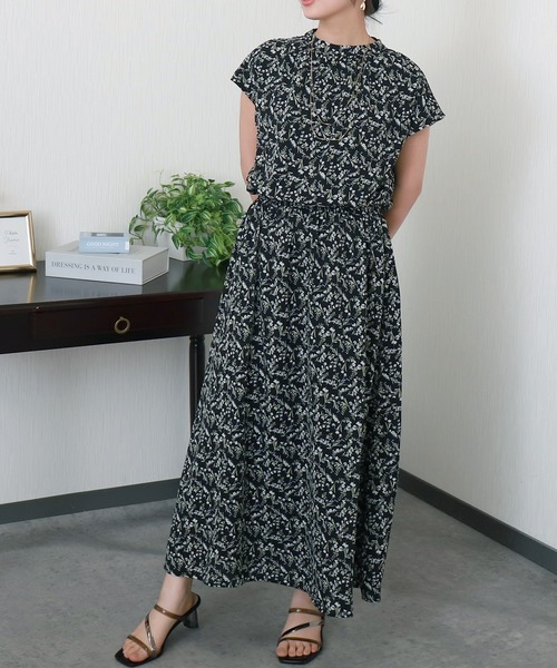 libelle more(リベル モア)の「花柄フレンチスリーブワンピース(ワンピース・レディース・アイボリー/ブラウン/ブラック/ブルー・M)」の3枚目の写真