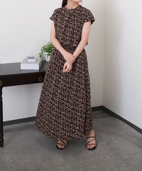 libelle more(リベル モア)の「花柄フレンチスリーブワンピース(ワンピース・レディース・アイボリー/ブラウン/ブラック/ブルー・M)」の14枚目の写真