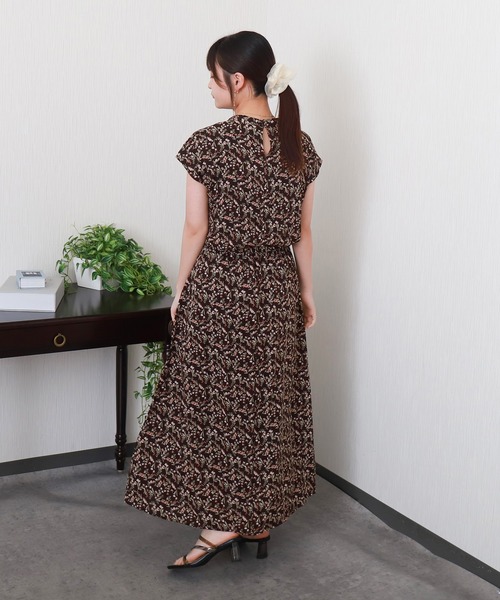 libelle more(リベル モア)の「花柄フレンチスリーブワンピース(ワンピース・レディース・アイボリー/ブラウン/ブラック/ブルー・M)」の12枚目の写真