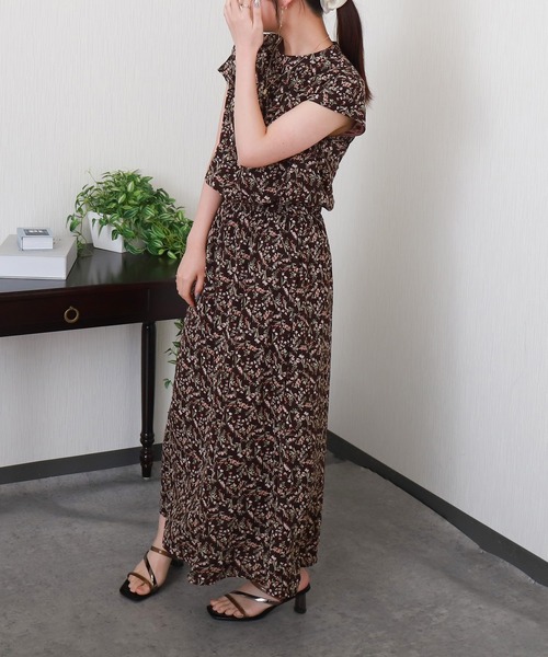 libelle more(リベル モア)の「花柄フレンチスリーブワンピース(ワンピース・レディース・アイボリー/ブラウン/ブラック/ブルー・M)」の7枚目の写真