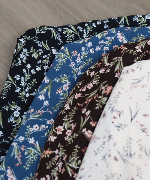 libelle more(リベル モア)の「花柄フレンチスリーブワンピース(ワンピース・レディース・アイボリー/ブラウン/ブラック/ブルー・M)」の10枚目の写真