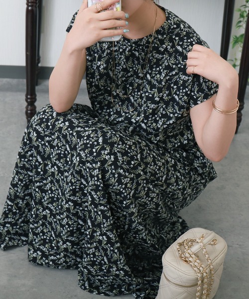 libelle more（リベル モア）の「花柄フレンチスリーブワンピース（ワンピース・レディース・アイボリー/ブラウン/ブラック/ブルー・M）」の6枚目の写真