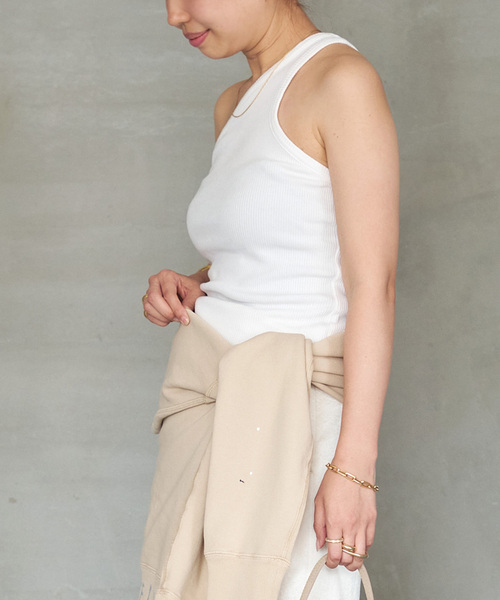 AGOLDE(エーゴールドイー)の「【AGOLDE / エーゴールドイー】VERICA ONE SHOULDER(Tシャツ/カットソー・レディース・ホワイト・FREE)」の3枚目の写真