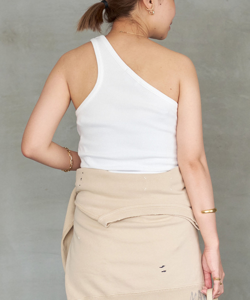 AGOLDE(エーゴールドイー)の「【AGOLDE / エーゴールドイー】VERICA ONE SHOULDER(Tシャツ/カットソー・レディース・ホワイト・FREE)」の5枚目の写真