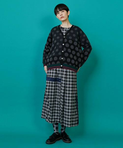 FRAPBOIS（フラボア）の「ドッツーニット カーディガン（ニット/セーター・レディース・ブラック系その他/ブラウン系その他・1/2）」の17枚目の写真