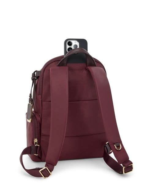 TUMI(トゥミ)の「VOYAGEUR 「セリーナ」ミディアム・バックパック(A4/PC12インチまで対応)(バックパック/リュック・レディース・ワイン・FREE)」の4枚目の写真