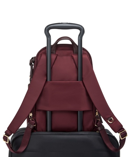 TUMI(トゥミ)の「VOYAGEUR 「セリーナ」ミディアム・バックパック(A4/PC12インチまで対応)(バックパック/リュック・レディース・ワイン・FREE)」の5枚目の写真