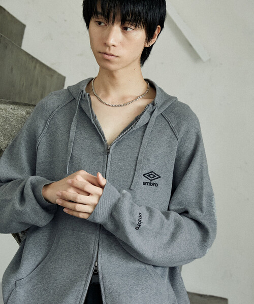 UMBRO(アンブロ)の「KNIT FULL-ZIP HOODIE/ニットフルジップフーディー/UMBRO別注(限定展開)(ニット/セーター・メンズ・ライトグレー/ブラック/ネイビー・MEDIUM/LARGE)」の7枚目の写真