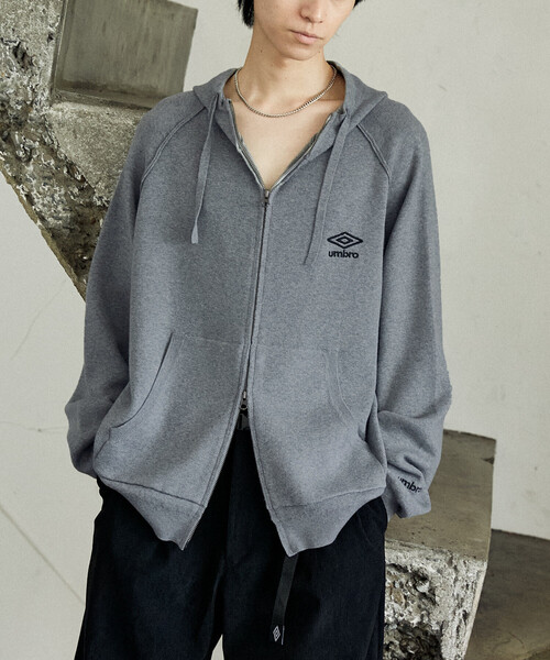 UMBRO(アンブロ)の「KNIT FULL-ZIP HOODIE/ニットフルジップフーディー/UMBRO別注(限定展開)(ニット/セーター・メンズ・ライトグレー/ブラック/ネイビー・MEDIUM/LARGE)」の13枚目の写真