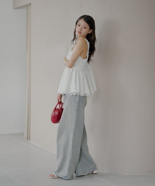 Chico（チコ）の「ランジェリーレイヤードサテンペプラムキャミ（シャツ/ブラウス・レディース・ブラック/ホワイト系その他2/ホワイト・FREE）」の8枚目の写真