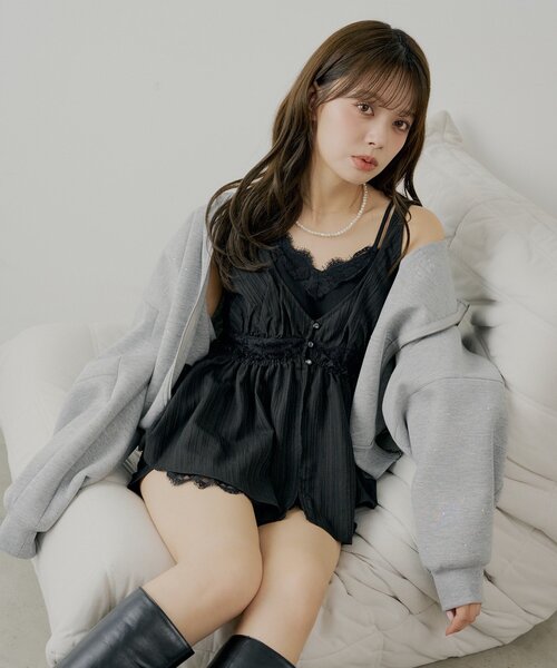 Chico（チコ）の「ランジェリーレイヤードサテンペプラムキャミ（シャツ/ブラウス・レディース・ブラック/ホワイト系その他2/ホワイト・FREE）」の10枚目の写真