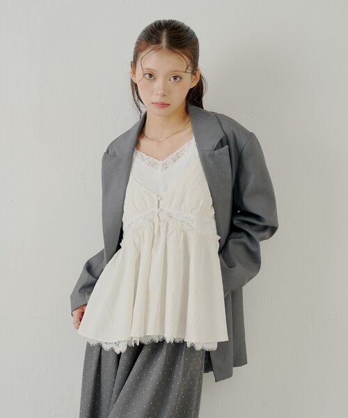 Chico（チコ）の「ランジェリーレイヤードサテンペプラムキャミ（シャツ/ブラウス・レディース・ブラック/ホワイト系その他2/ホワイト・FREE）」の17枚目の写真