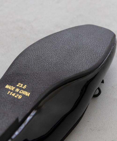 welleg（ウェレッグ）の「幅広 freely 4E スクエアトゥ フラットバレエシューズ（バレエシューズ・レディース・シルバー/ブラック/アイボリー/レッド/ブラック系・22.0cm/22.5cm/23.0cm/23.5cm/24.0cm/24.5cm/25.0cm/25.5cm/26.0cm/26.5cm）」の22枚目の写真