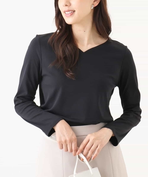 OFUON le MK（オフオンルエムケー）の「【2025AW】ハートネックコットンカットソー/洗える/WEB限定サイズあり（Tシャツ/カットソー・レディース・ホワイト/ブルー系その他・36/38）」の3枚目の写真