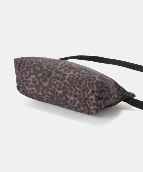 JOURNAL STANDARD relume（ジャーナルスタンダード　レリューム）の「【BAGS IN PROGRESS/バッグス イン プログレス】FANNY PACK CROSSBODY（ショルダーバッグ・レディース・ブラウン・FREE）」の4枚目の写真