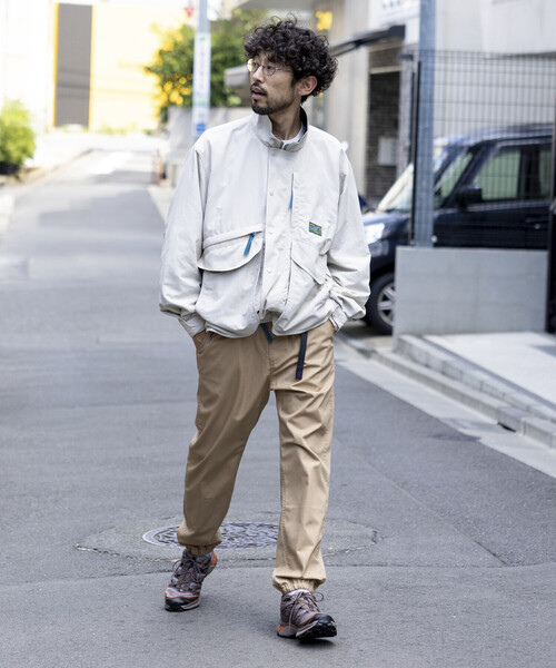 Gramicci（グラミチ）の「GRAMICCI/グラミチ 別注T/C TWILL JOGGER PANTS（その他パンツ・メンズ・チャコールグレー/ベージュ/ブラック・MEDIUM/LARGE/SMALL）」の12枚目の写真