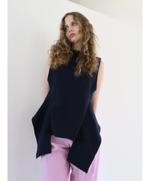 swane（スワネ）の「side flare vest（ベスト）」