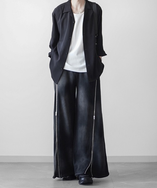 ELLUV（エルブ）の「【ELLUV/エルヴ】ヴィンテージフェード＆ダメージ加工 ジップギミックストレート/フレアスウェットパンツ（スウェットパンツ・メンズ・ブラック/ブラック系その他・M/L/S）」の15枚目の写真