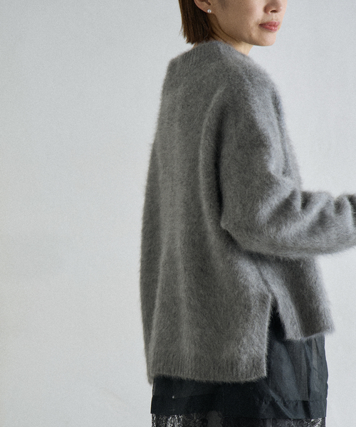 IENA（イエナ）の「FLUFFYプルオーバー（ニット/セーター・レディース・ネイビー/アイボリー/グレー・FREE）」の14枚目の写真