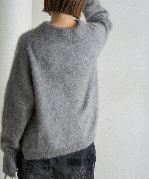 IENA（イエナ）の「FLUFFYプルオーバー（ニット/セーター・レディース・ネイビー/アイボリー/グレー・FREE）」の15枚目の写真