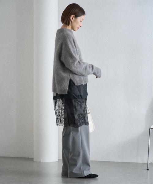 IENA（イエナ）の「FLUFFYプルオーバー（ニット/セーター・レディース・ネイビー/アイボリー/グレー・FREE）」の17枚目の写真