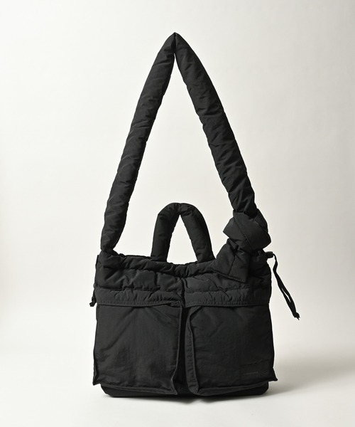 ADAM PATEK(アダムパテック)の「《ADAMPATEK》padding helmet bag(ショルダーバッグ・メンズ・ブラック/グレー・FREE)」の2枚目の写真