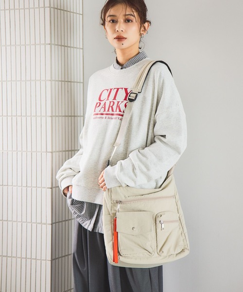 studio CLIP（スタディオクリップ）の「【人間工学に基づいて考えた！】からだよろこぶ2WAYバッグ（トートバッグ・レディース・ブラック/ベージュ/ライトグリーン・FREE）」の4枚目の写真