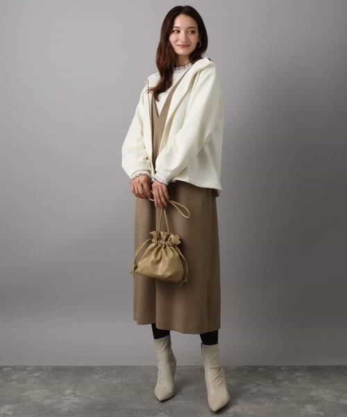 MK MICHEL KLEIN（エムケーミッシェルクラン）の「ダンボールフーディー/洗える（パーカー・レディース・アイボリー/ダークグレー・38）」の6枚目の写真