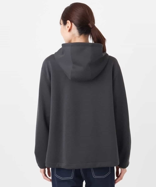 MK MICHEL KLEIN（エムケーミッシェルクラン）の「ダンボールフーディー/洗える（パーカー・レディース・アイボリー/ダークグレー・38）」の14枚目の写真