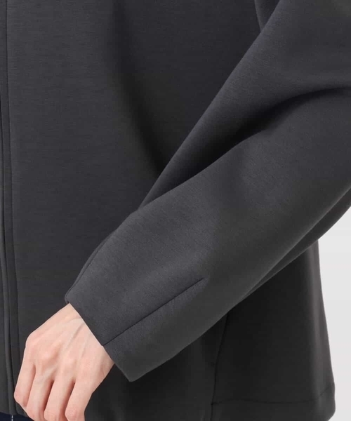 MK MICHEL KLEIN（エムケーミッシェルクラン）の「ダンボールフーディー/洗える（パーカー・レディース・アイボリー/ダークグレー・38）」の17枚目の写真