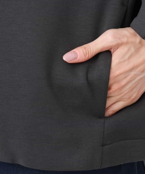 MK MICHEL KLEIN（エムケーミッシェルクラン）の「ダンボールフーディー/洗える（パーカー・レディース・アイボリー/ダークグレー・38）」の18枚目の写真