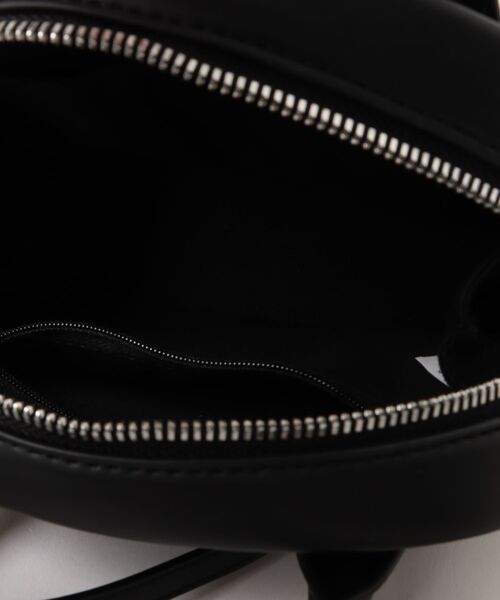 CHARLES & KEITH(チャールズ & キース)の「Nelly ネリ ボウリングバッグ(トートバッグ・レディース・スミクロ/ライトピンク・S)」の6枚目の写真