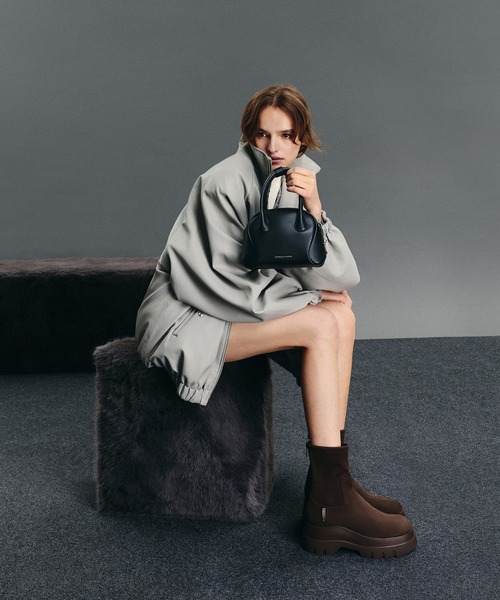 CHARLES & KEITH(チャールズ & キース)の「Nelly ネリ ボウリングバッグ(トートバッグ・レディース・スミクロ/ライトピンク・S)」の2枚目の写真