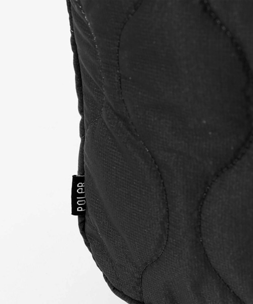 POLeR（ポーラー）の「POLER QUILTED STROLL SHOULDER BAG（ショルダーバッグ・メンズ・ブラック・FREE）」の7枚目の写真