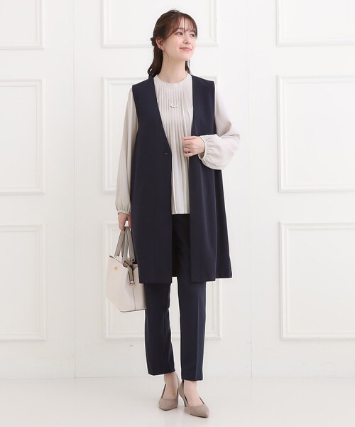 SHOO・LA・RUE（シューラルー）の「【洗濯機可】女性らしさとすっきり見えを叶える フロントプリーツブラウス（シャツ/ブラウス・レディース・オフホワイト/ライトベージュ・05/04/03/02/01）」の10枚目の写真