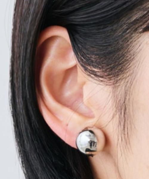 IEDIT（イディット）の「ＩＥＤＩＴ　神山まりあさんとコラボ　ボールイヤアクセ（ピアス（両耳用）・レディース・ゴールド/ホワイト/シルバー・2/1）」の3枚目の写真